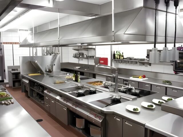 How to Choose the Best Commercial Kitchen Equipment India for Your Kitchen
