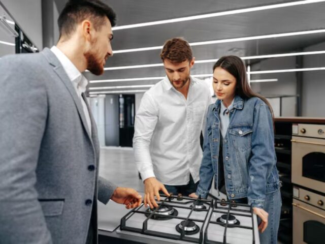 8 Expert Tips for Buying Commercial Kitchen Equipment India