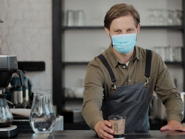 How to Choose the Right Cafe Kitchen Equipment Manufacturers for Your New Coffee Shop